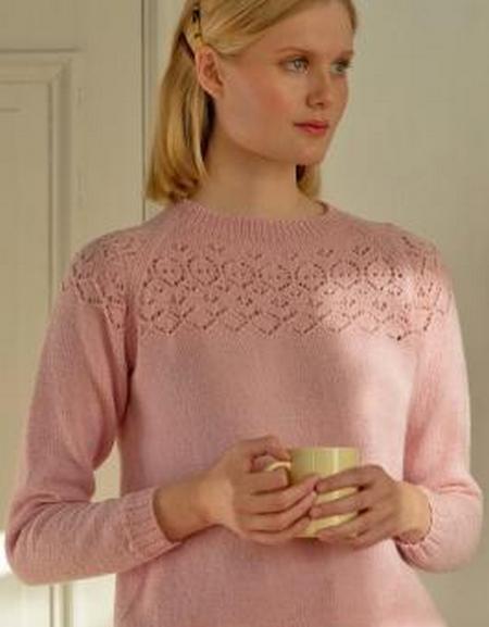 Вязанные вещи - женский свитер спицами
